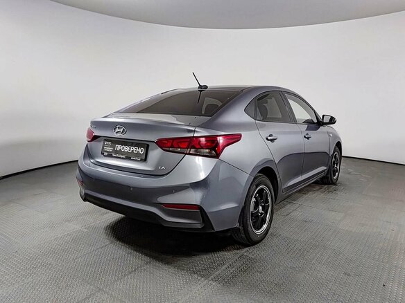 2018 Hyundai Solaris II, серый, 1280000 рублей - вид 4