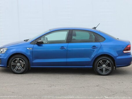 2018 Volkswagen Polo V Рестайлинг, синий, 1220000 рублей, вид 4