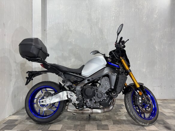 2022 Yamaha MT-09 (FZ-09), серый