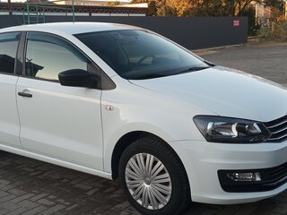 2018 Volkswagen Polo V Рестайлинг, белый, 1490000 рублей, вид 2