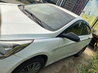 2015 Hyundai Solaris I Рестайлинг, белый, 520000 рублей, вид 4