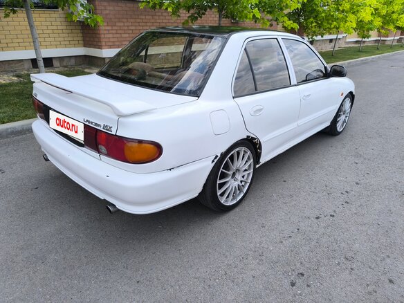 1991 Mitsubishi Lancer VI, белый