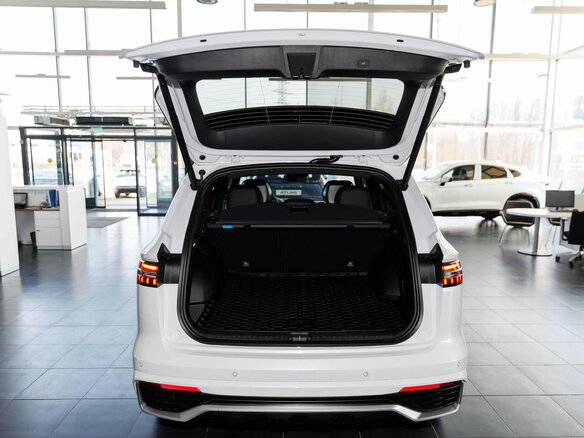 2026 Geely Monjaro I Рестайлинг, белый, 4954990 рублей - вид 35