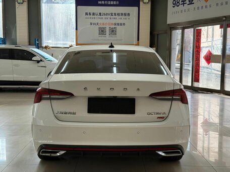 2022 Skoda Octavia IV (A8), белый, 2180000 рублей, вид 5