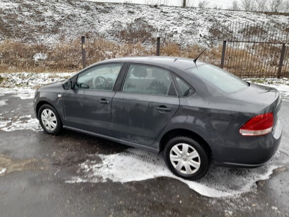 2014 Volkswagen Polo V, серый, 620000 рублей - вид 3