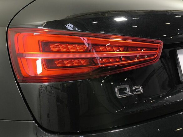 2017 Audi Q3 I (8U) Рестайлинг, чёрный, 1690000 рублей - вид 17