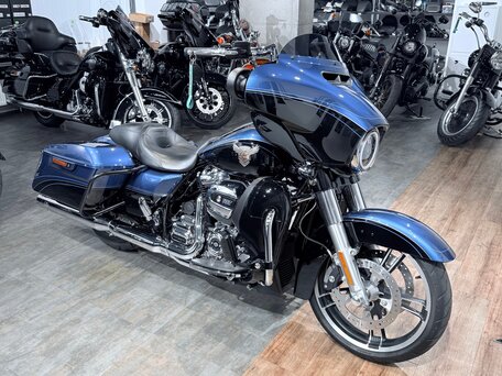 2018 Harley-Davidson Street Glide, синий, 1999000 рублей, вид 2