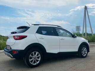 2019 Kia Stonic I, белый, 1650000 рублей, вид 5