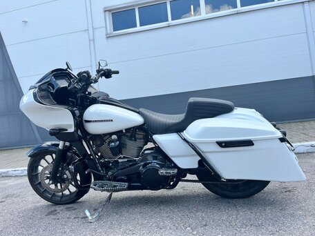 2017 Harley-Davidson Road Glide Limited, белый, 1899000 рублей, вид 5