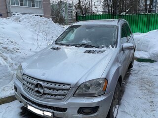 2006 Mercedes-Benz M-Класс 350 II (W164), серебристый, 1150000 рублей, вид 1