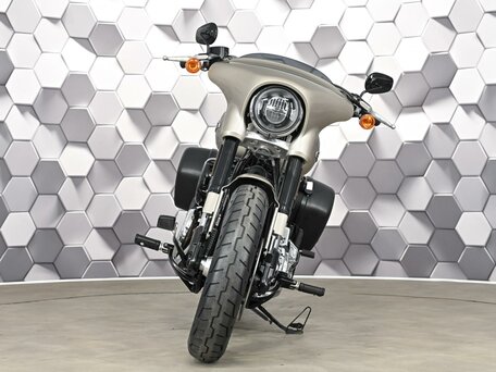 2017 Harley-Davidson Sport Glide, серый, 1499000 рублей, вид 5