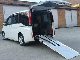 2019 Honda Stepwgn V Рестайлинг, белый, 2100000 рублей, вид 1