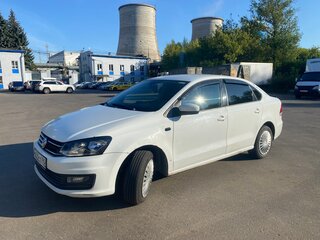 2017 Volkswagen Polo V Рестайлинг, белый, 630000 рублей, вид 2