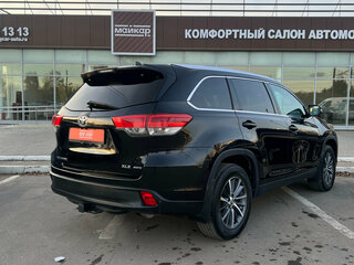 2019 Toyota Highlander IV (XU70), чёрный, 3675000 рублей, вид 4