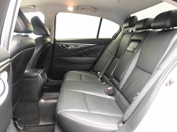 2017 Infiniti Q50 I Рестайлинг, серебристый, 2060000 рублей - вид 8