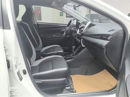 2022 Toyota Yaris Cross I, белый, 1250000 рублей, вид 5