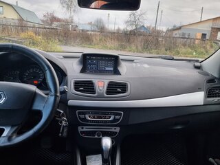 2011 Renault Megane III, серебристый, 570000 рублей, вид 3