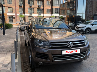 2014 Volkswagen Touareg II, коричневый, 2700000 рублей, вид 2