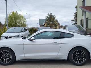 2020 Ford Mustang VI Рестайлинг, белый, 2890000 рублей, вид 4