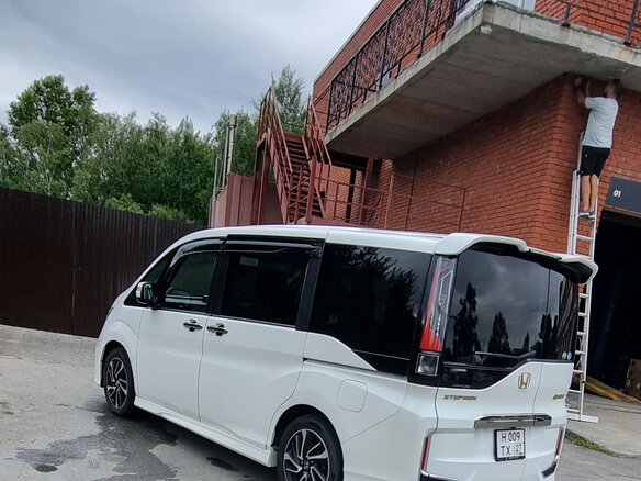 2016 Honda Stepwgn V, белый, 1800000 рублей - вид 5