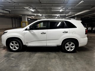 2013 Kia Sorento II Рестайлинг, белый, 1490000 рублей, вид 2