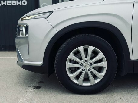 2021 Hyundai Santa Fe IV Рестайлинг, серебристый, 3310000 рублей, вид 5