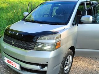 2005 Toyota Voxy I (R60), серебристый, 850000 рублей, вид 1