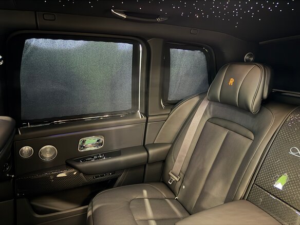 2025 Rolls-Royce Cullinan Black Badge I Рестайлинг (Series II), чёрный, 67900000 рублей - вид 28