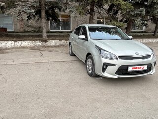 2018 Kia Rio IV, бежевый, 1000000 рублей, вид 4