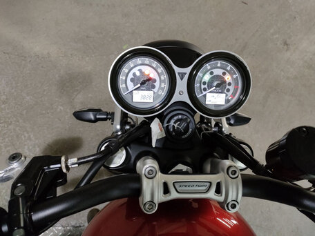 2023 Triumph Speed Twin, красный, 900000 рублей, вид 5