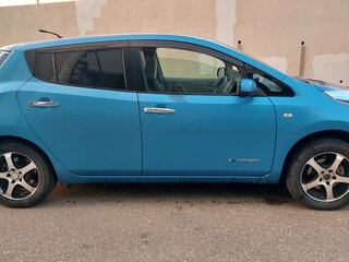 2012 Nissan Leaf I (ZE0/AZE0), голубой, 1100000 рублей, вид 2