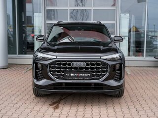 2026 Audi Q6 45 TFSI, чёрный, 8499900 рублей, вид 2