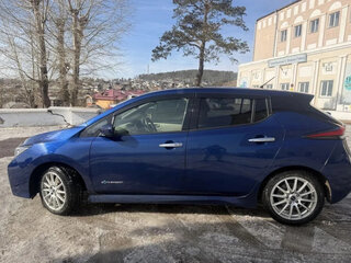 2018 Nissan Leaf II (ZE1), синий, 1555000 рублей, вид 3
