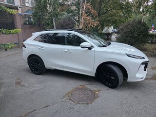 2023 Forthing T5 EVO, белый, 2200000 рублей, вид 3