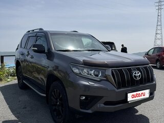 2021 Toyota Land Cruiser Prado 150 Series Рестайлинг 3, серый, 5250000 рублей, вид 2