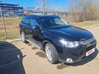 2014 Mitsubishi Outlander III, чёрный, 1720000 рублей, вид 3