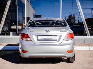 2013 Hyundai Solaris I, серебристый, 470000 рублей, вид 4