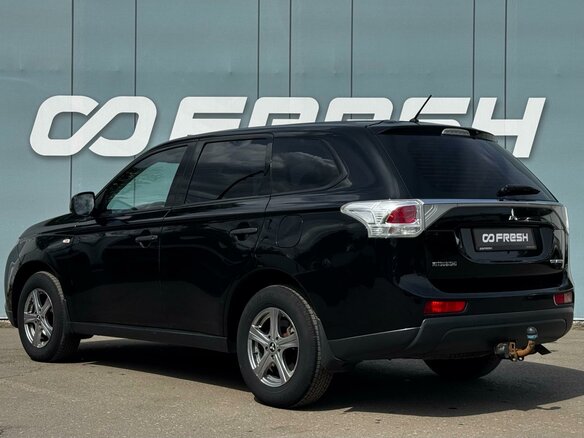2014 Mitsubishi Outlander III, чёрный - вид 2