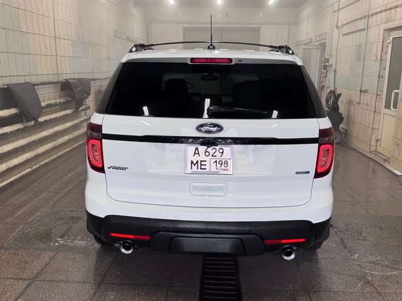 2013 Ford Explorer Sport V, белый, 2444444 рублей - вид 3