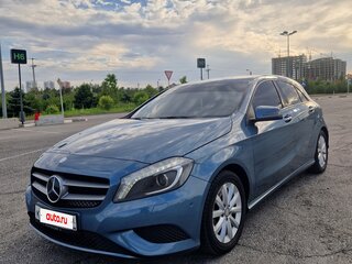 2014 Mercedes-Benz A-Класс 200 III (W176), синий, 1250000 рублей, вид 2