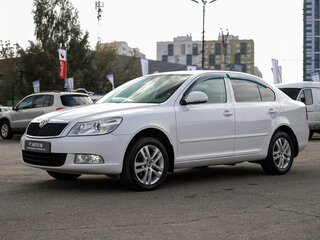 2013 Skoda Octavia II (A5) Рестайлинг, белый, 1059000 рублей, вид 2