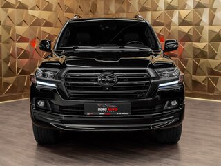 2018 Toyota Land Cruiser 200 Series Рестайлинг 2, чёрный, 8990000 рублей, вид 3
