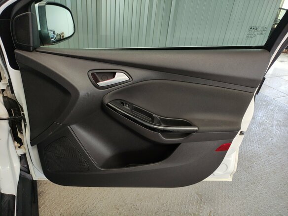 2012 Ford Focus III, белый, 740000 рублей - вид 15