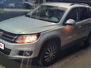 2014 Volkswagen Tiguan I Рестайлинг, серебристый, 1650000 рублей, вид 3