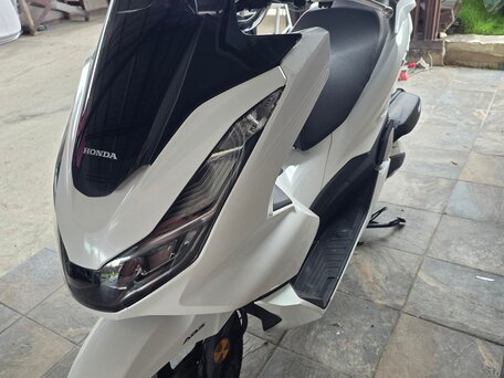 2022 Honda PCX 125, белый, 270000 рублей, вид 1