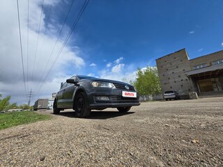 2016 Volkswagen Polo V Рестайлинг, серый, 888888 рублей, вид 3