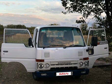 1990 Nissan Atlas, белый, 650000 рублей, вид 1