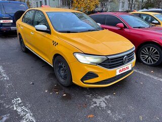 2021 Volkswagen Polo VI, жёлтый, 979000 рублей, вид 2