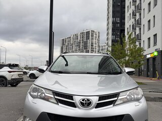 2015 Toyota RAV4 IV (XA40), серебристый, 2370000 рублей, вид 2