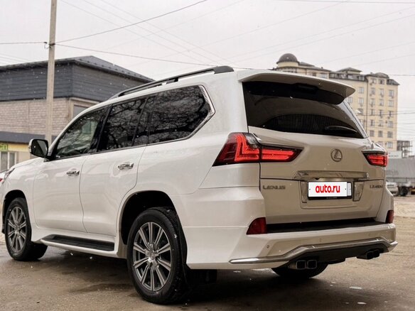 2016 Lexus LX 450d III Рестайлинг 2, белый, 6700000 рублей - вид 3